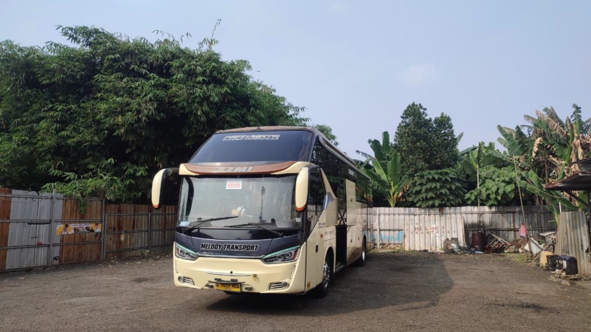 Big bus siap berangkat
